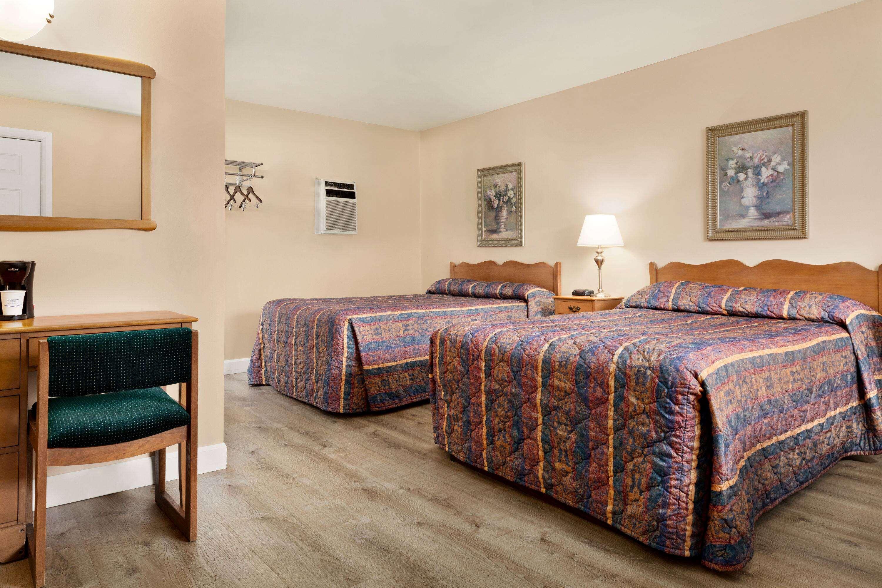 Room, 2 Queen Beds, Exterior Entrance