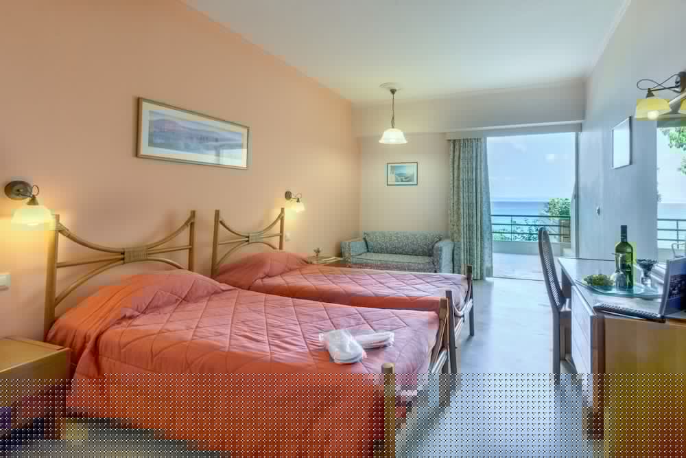 Golden Sand Hotel 16/65