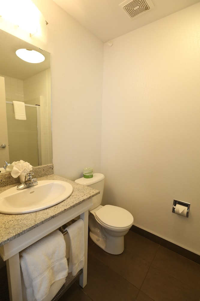 Baymont by Wyndham Fort McMurray 34/38