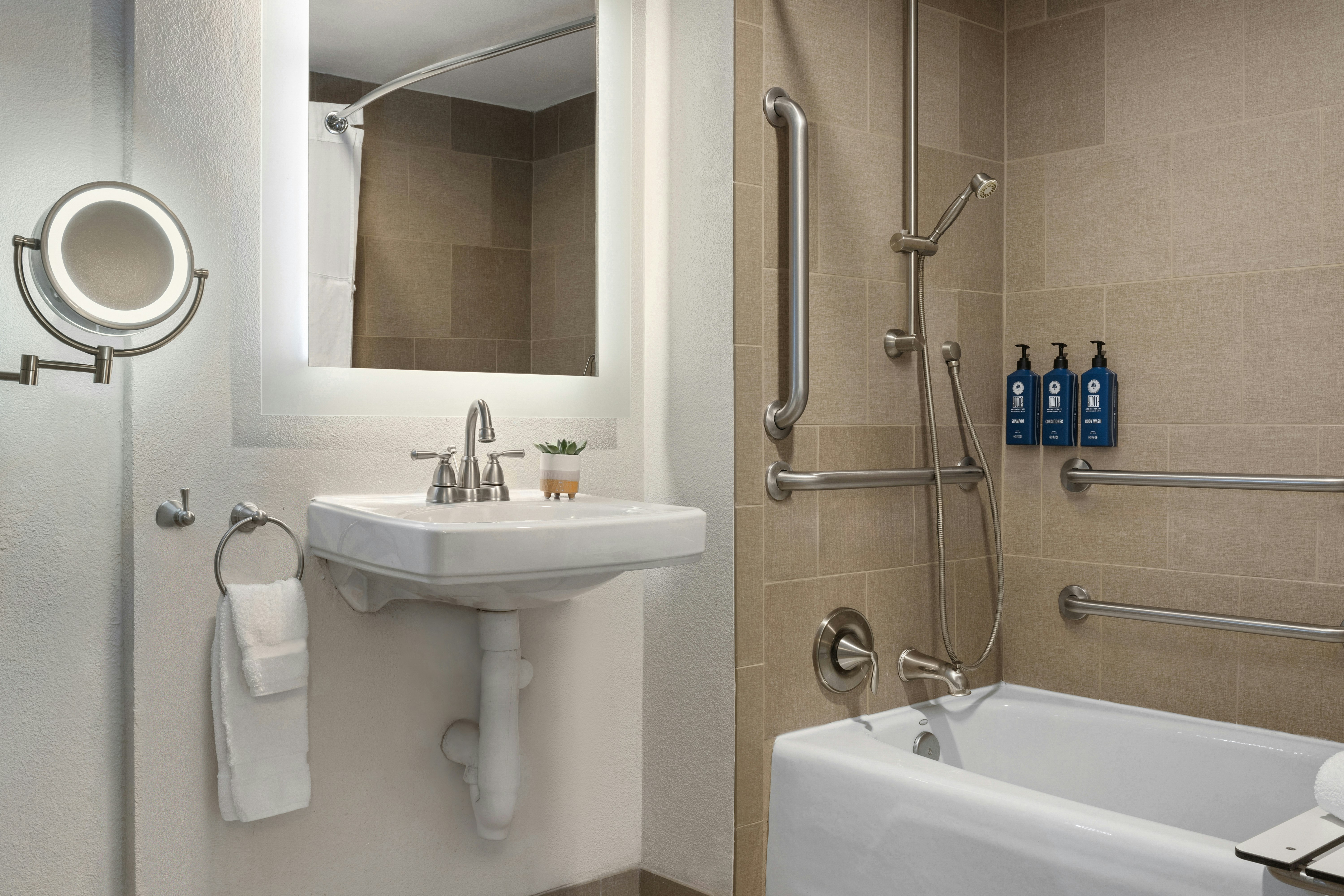 Peacock Suites 47/47