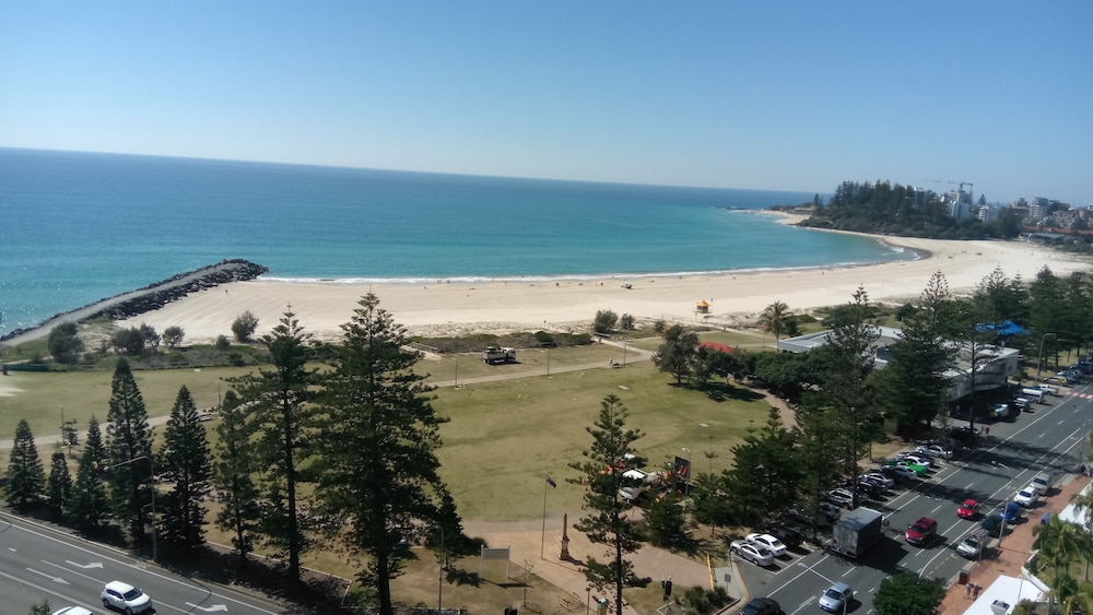 Blue C Coolangatta 74/77