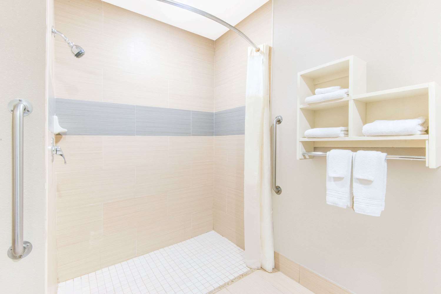 Super 8 by Wyndham Wichita South 15/15