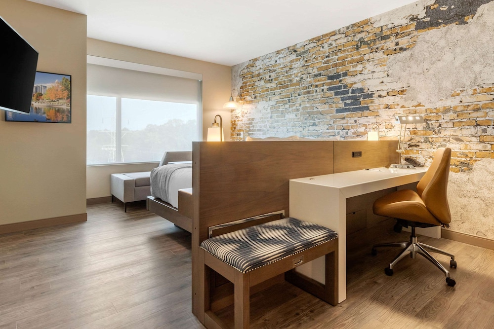 Cambria Hotel Fort Mill 50/50