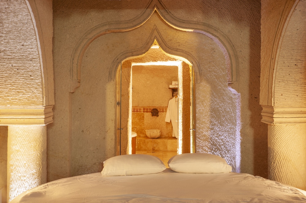 Ottoman Cave Suites 37/77