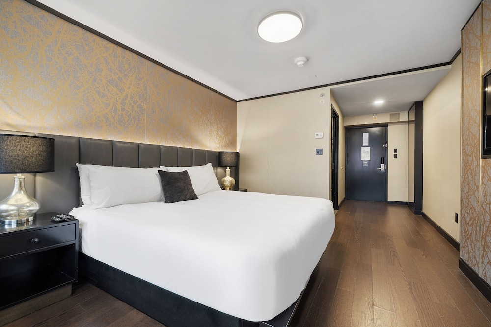 Hudson Yards Hotel 8/50