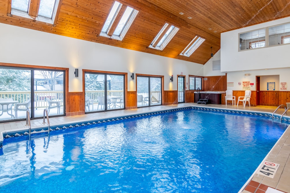 Grey Fox Inn Resort 1/66