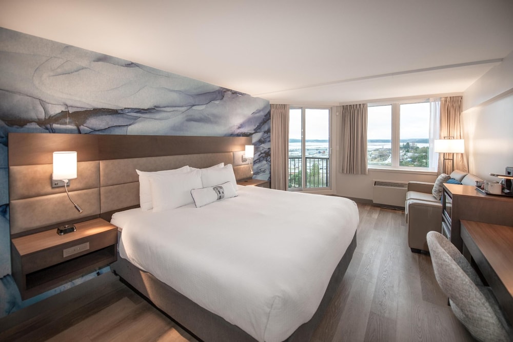 Coast, King Bed, Sofa