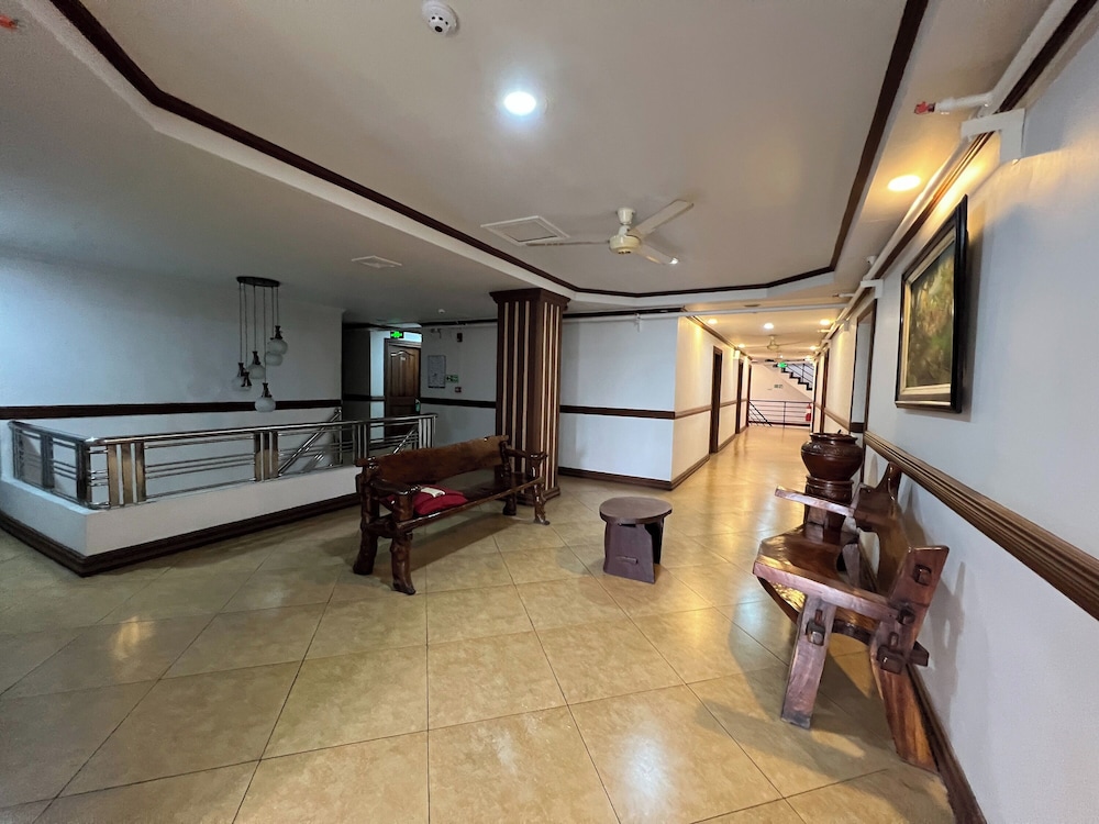 Rossa Hotel 34/50