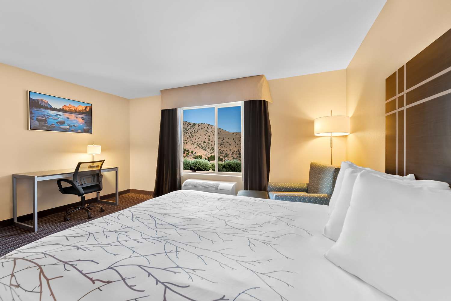 Room, 2 Queen Beds, Partial View