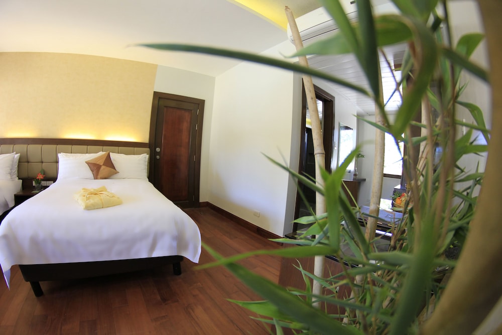 Coron Soleil Garden Resort 24/68