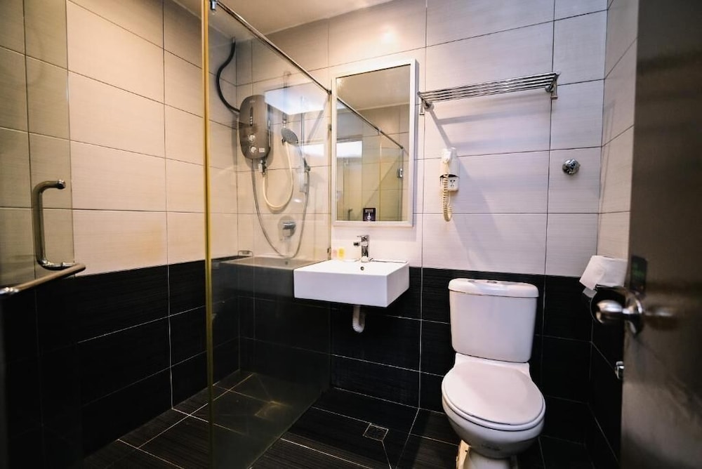 Kingston Hotel 6 at Changkat Bukit Bintang 54/61
