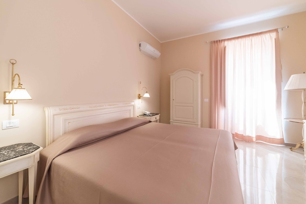 CLASSIC, DOUBLE BED, TERRACE