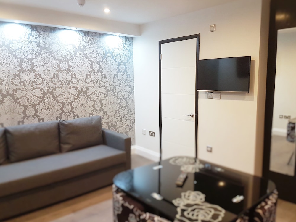 Imperial Court Suites 38/59