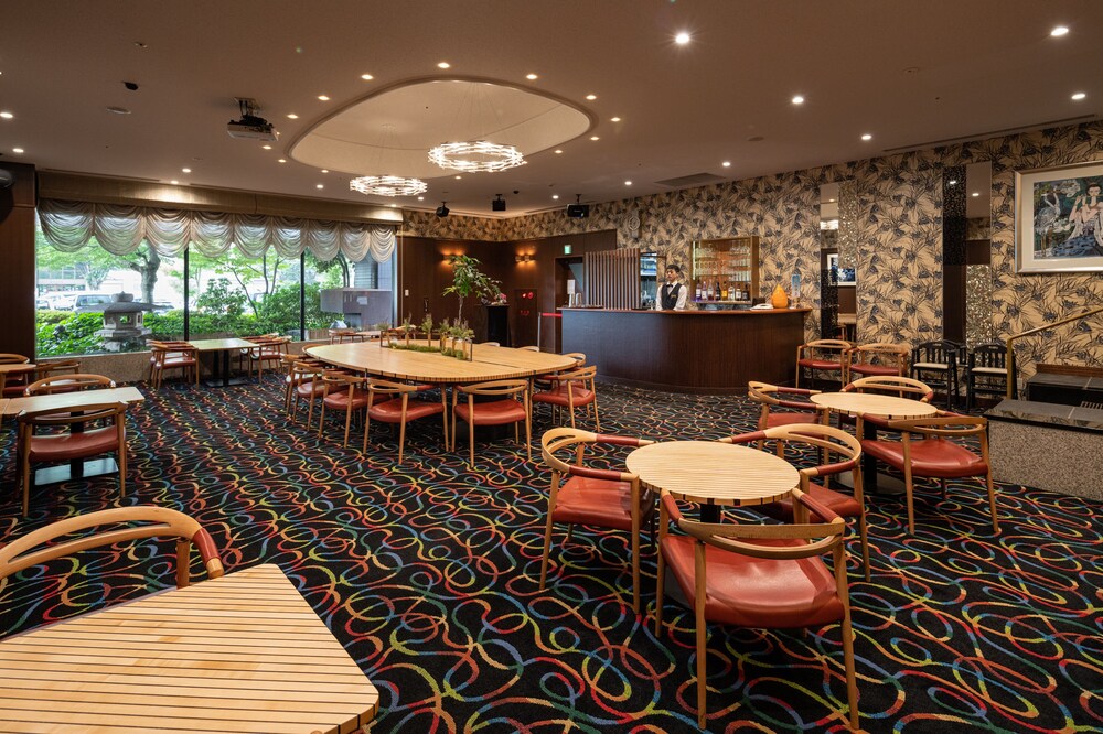 Hida Hotel Plaza 51/63