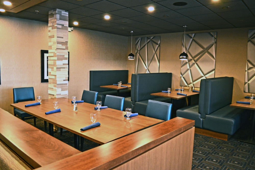 Holiday Inn & Suites Syracuse Airport - Liverpool 59/76