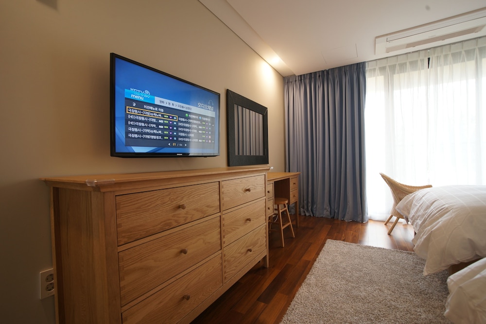 Illeinn Hotel 16/32