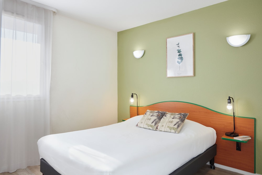 Adagio Access Bordeaux Rodesse 10/32