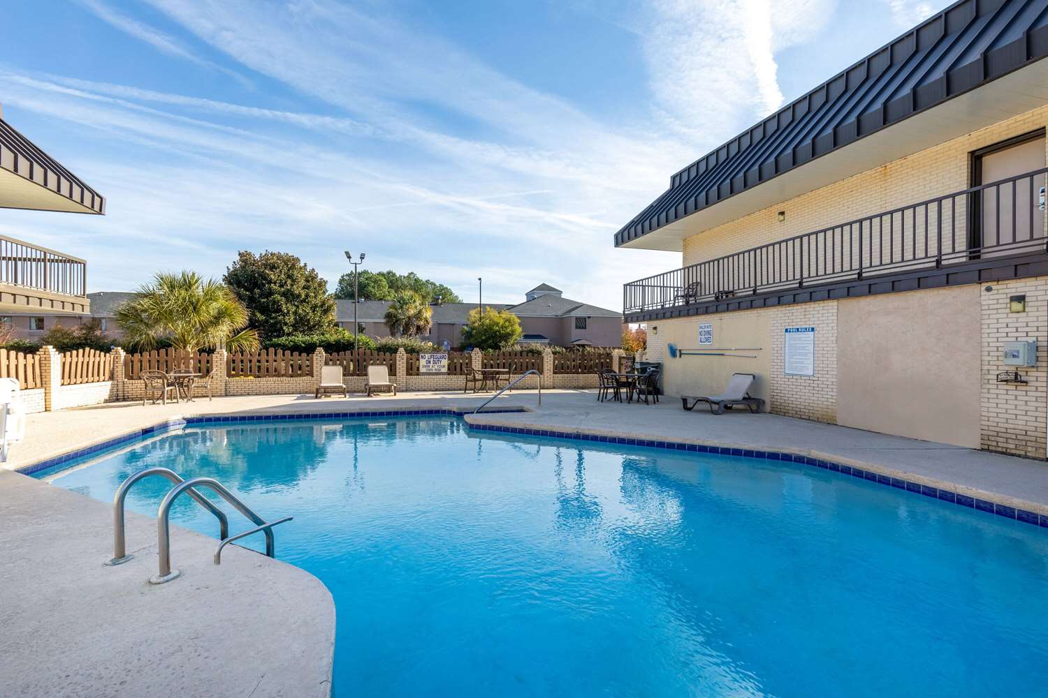 Days Inn by Wyndham Florence/I-95 North 11/42