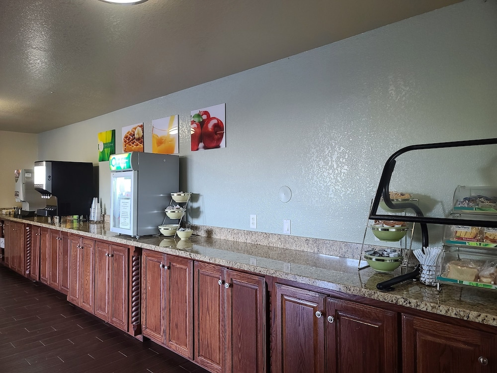 Quality Inn Alpine 4/33