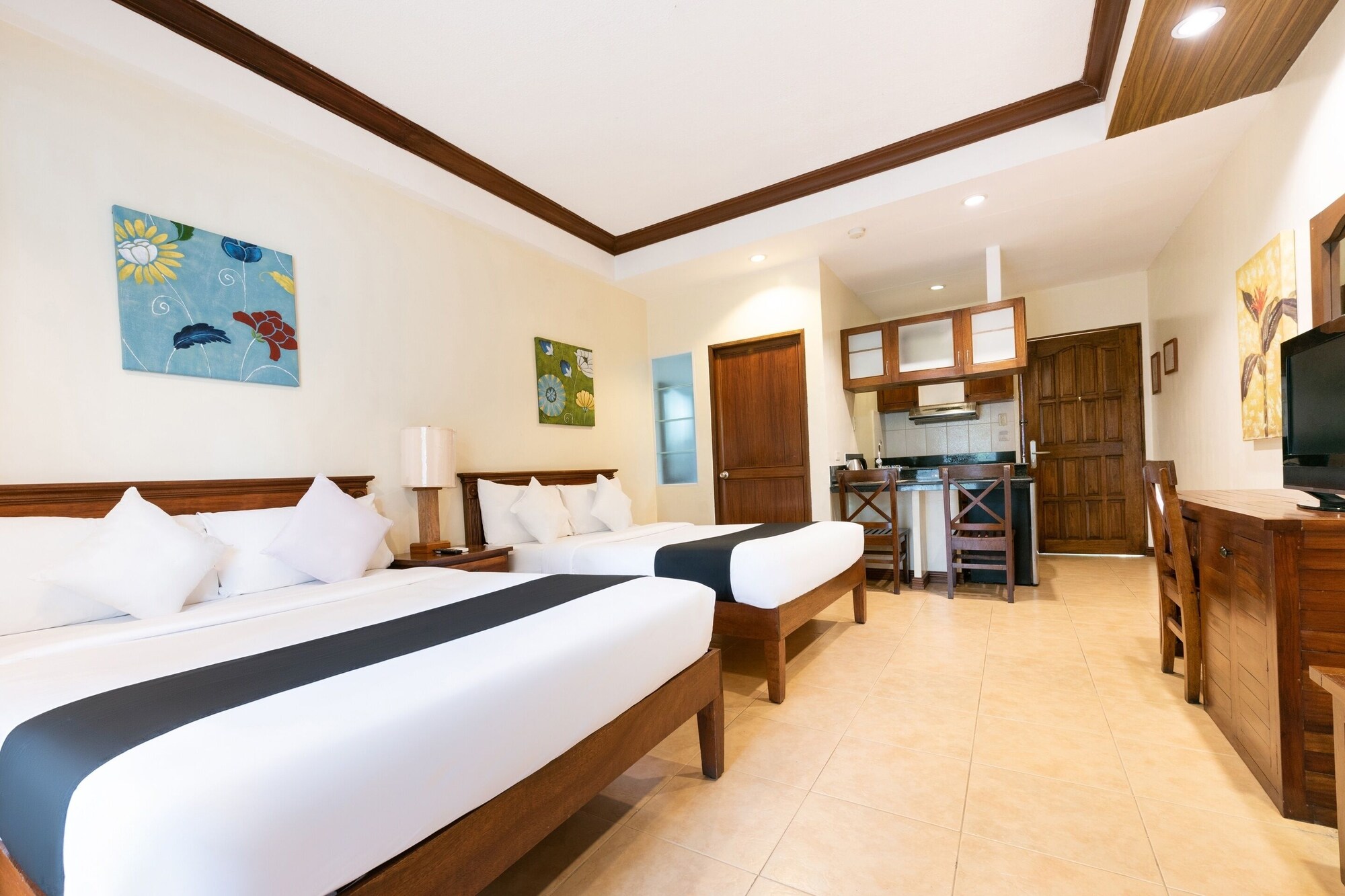 Lakeshore, Family, 2 Queen Beds
