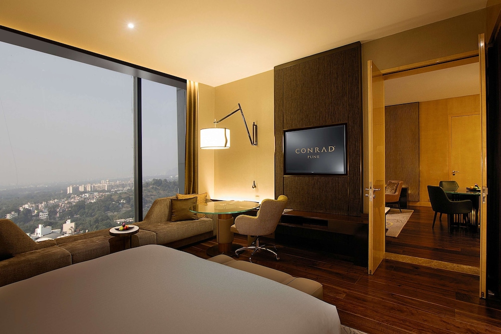 Conrad Pune 11/56