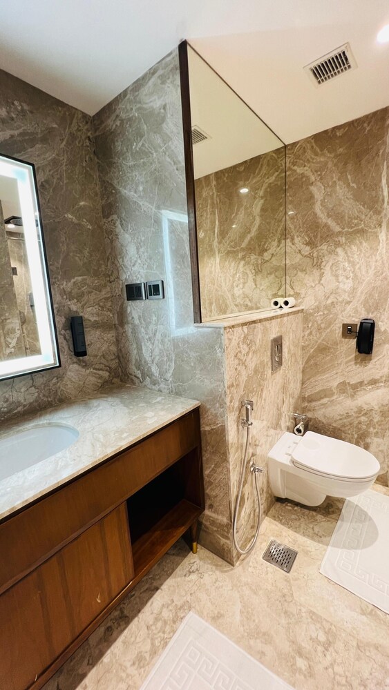 Gokulam Grand Hotel Kozhikode 37/37