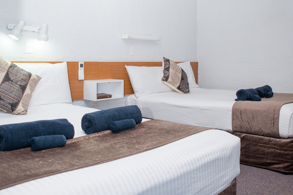Abajaz Motor Inn 16/52