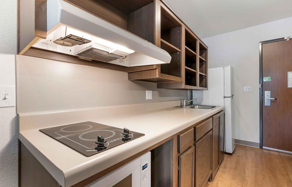 WoodSpring Suites Portland North Gresham 52/53