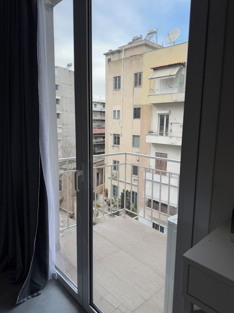 Connect Suites 39/48