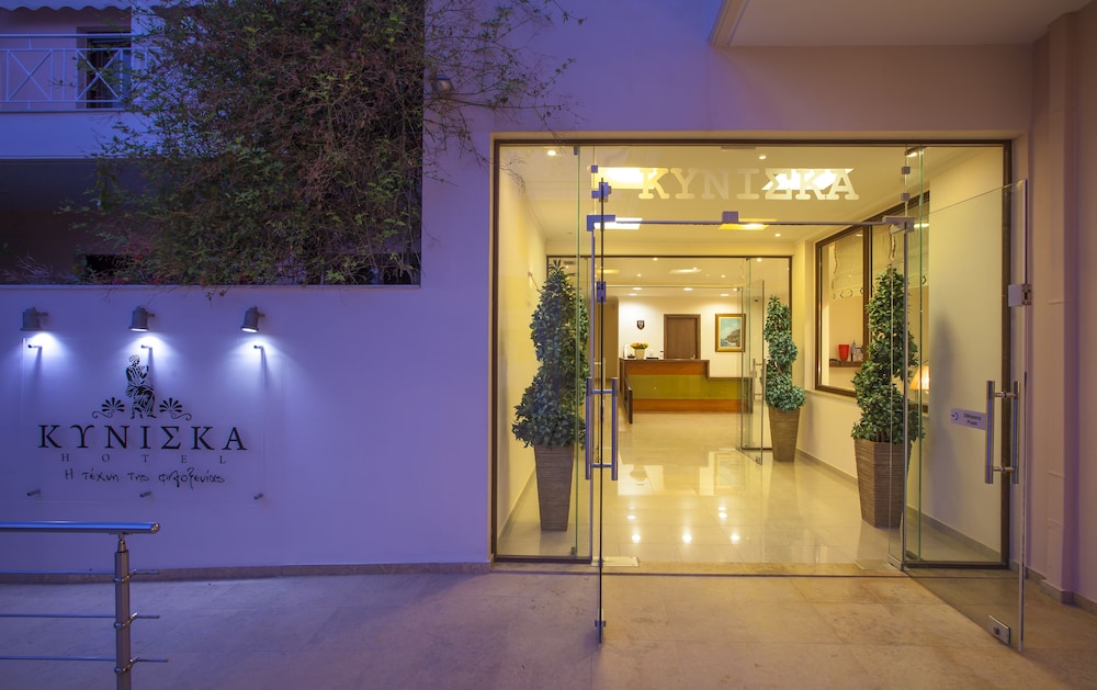 KYNISKA HOTEL 7/30