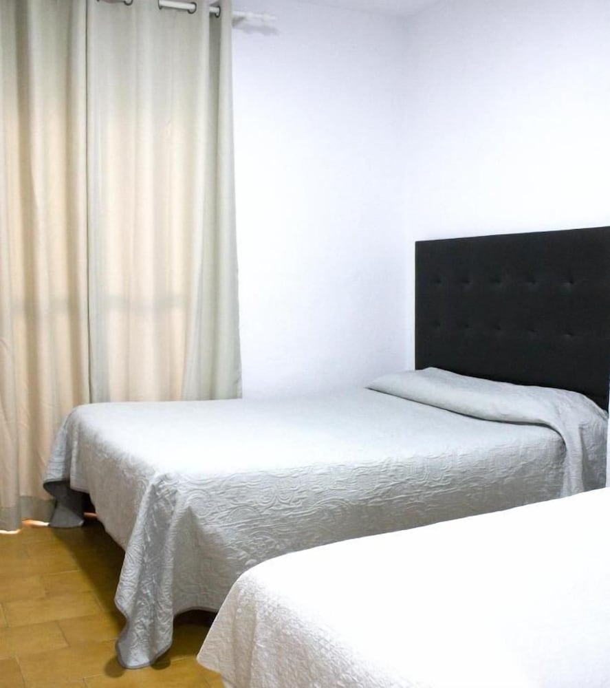 Hostal Villa 25/47
