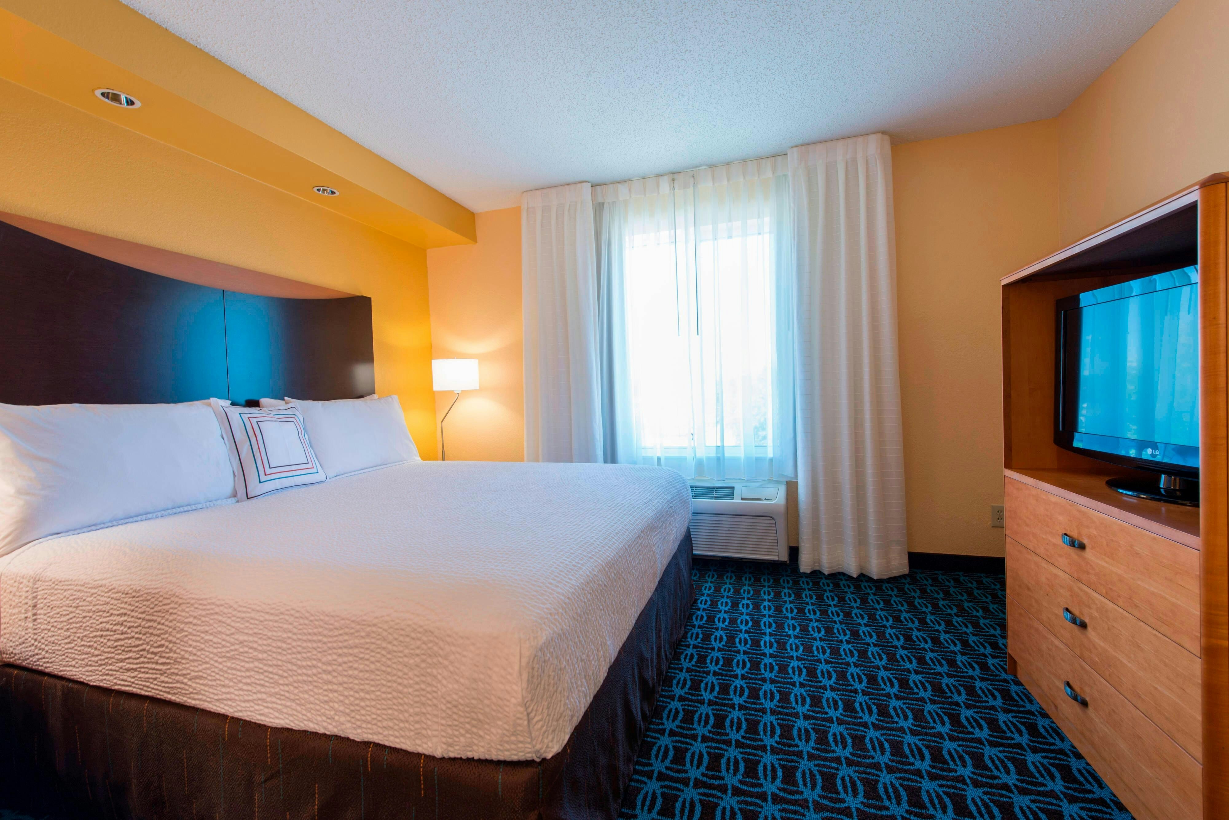 Fairfield Inn And Suites By Marriott Greenwood 11/47