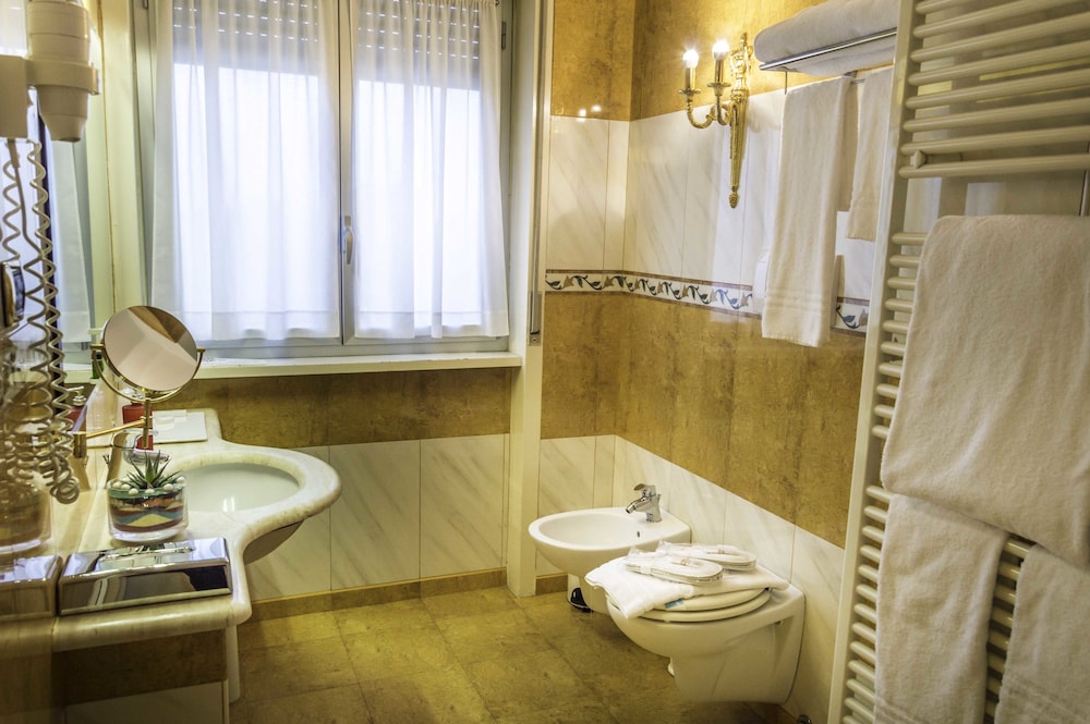 Hotel La Bussola 34/46