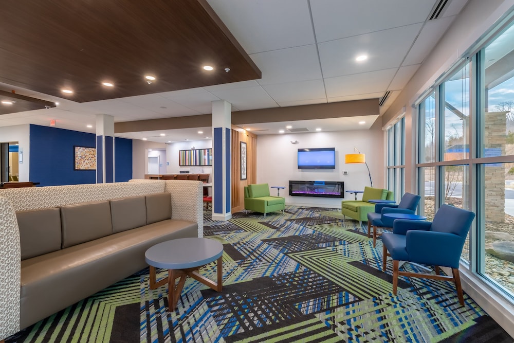 Holiday Inn Express Suites Marion 50/59