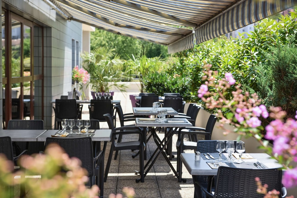 Hotel Kyriad Saint Etienne Centre 49/70