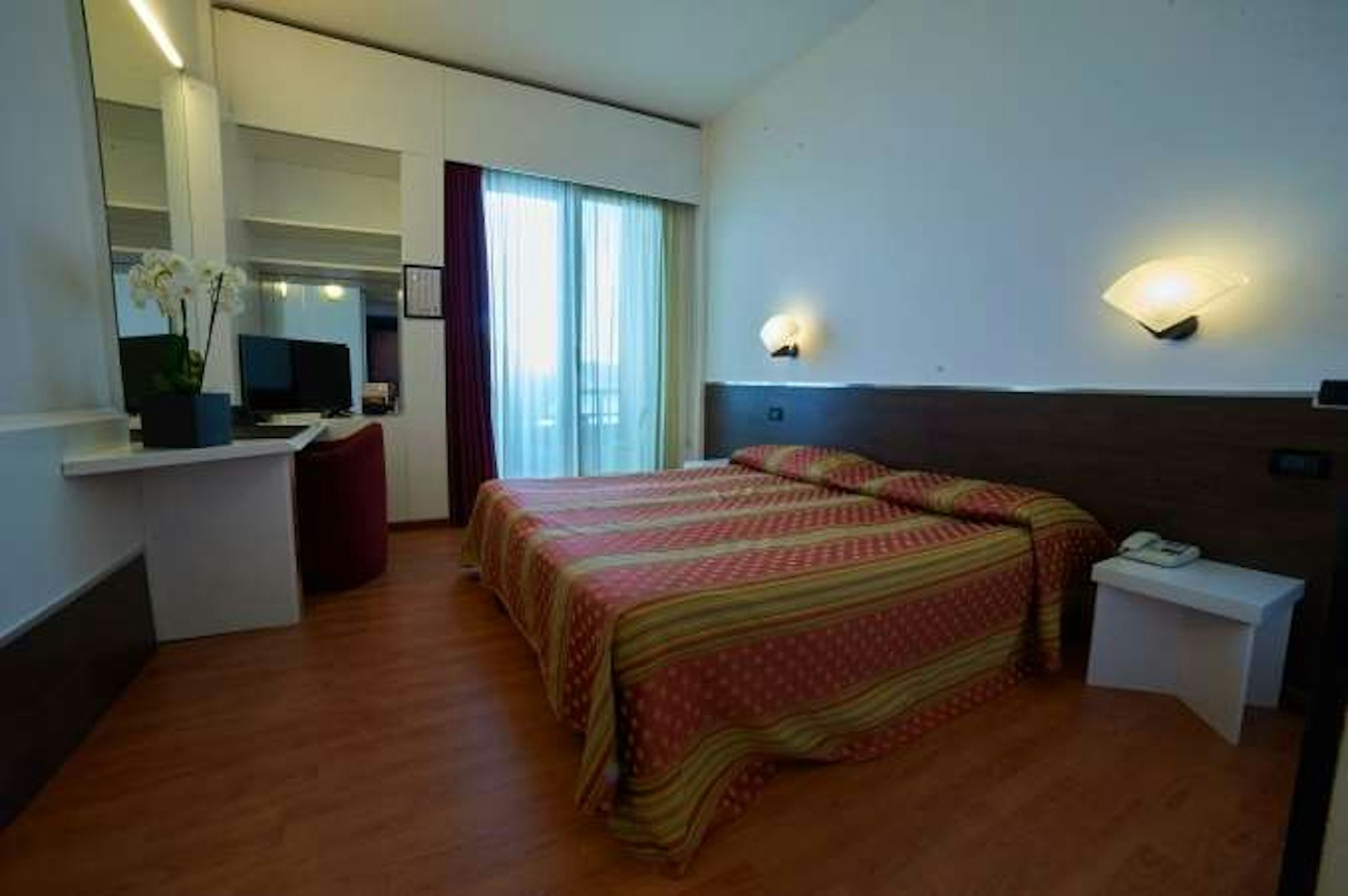 Hotel Concorde 10/48