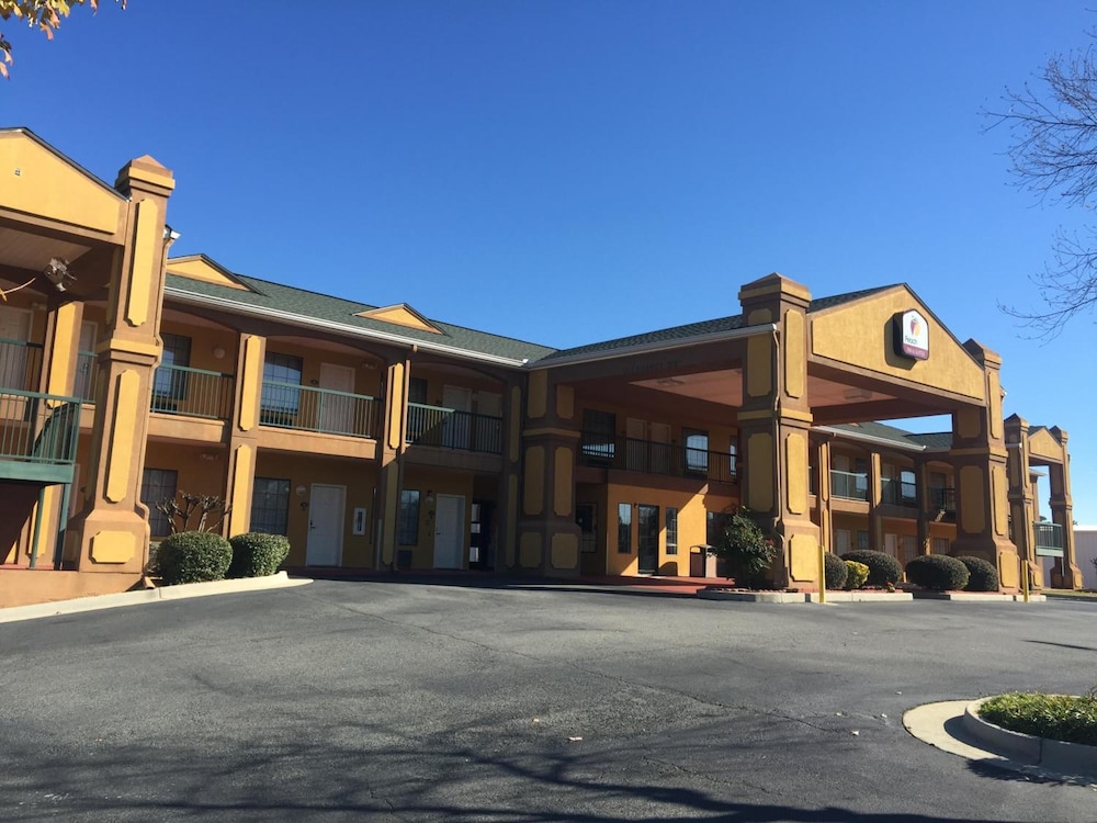 Peach State Inn & Suites thumb 4