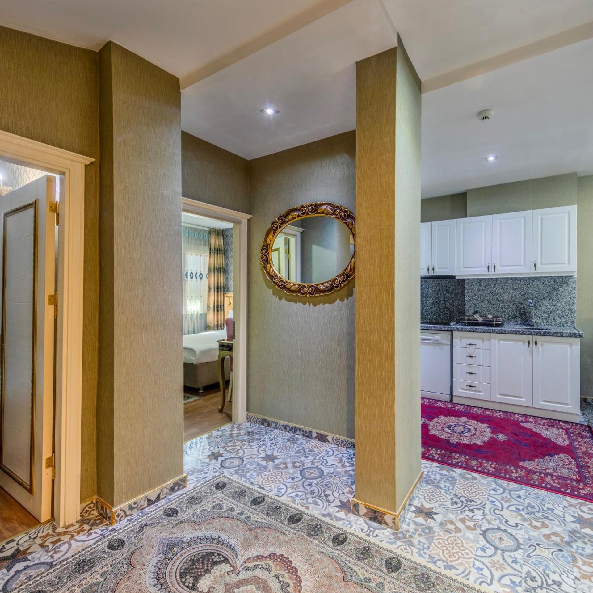 LEMIS SUITE 11/50