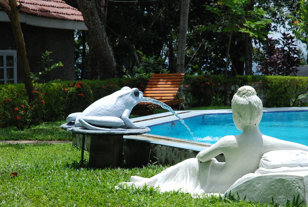 The Bungalow At Pantiya Estate 17/19