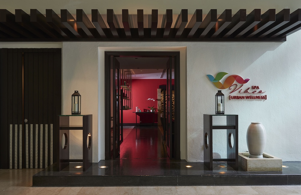 Pullman Kuala Lumpur City Centre Hotel and Residences 33/75
