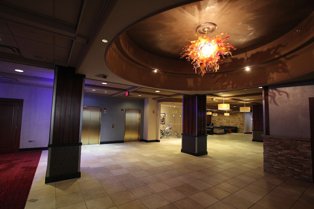 Grand Z Hotel Casino by Red Lion Hotels 6/57