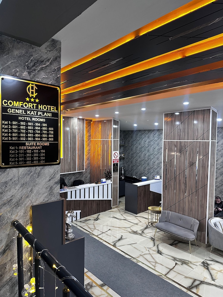 Comfort Suites Hotel 44/50