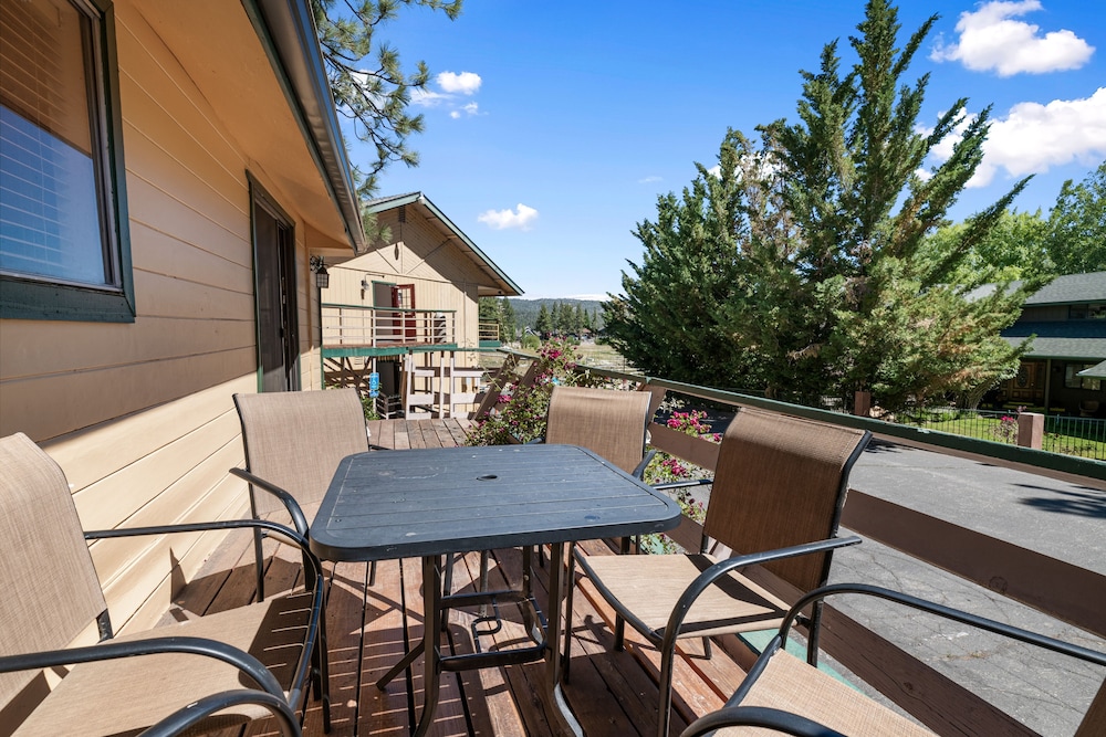 Big Bear Lakefront Lodge 33/50