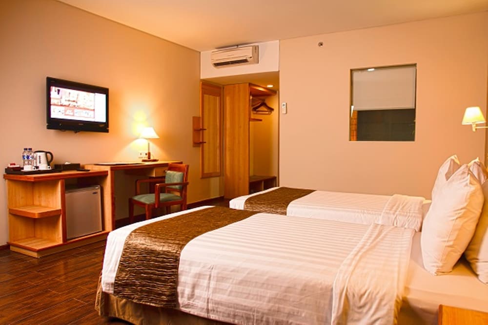 Merapi Merbabu Hotel Yogyakarta Powered by Archipelago 8/40