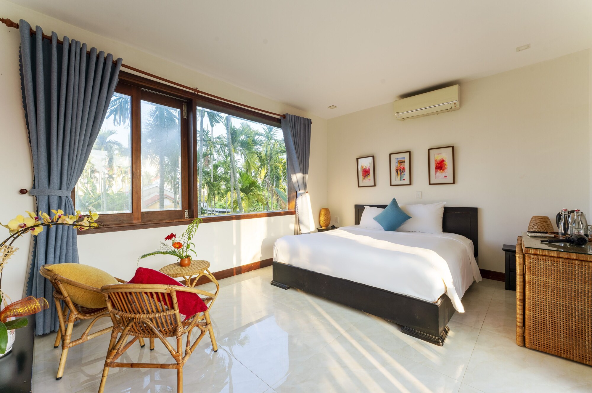 1 BEDROOM, DOUBLE BED, GARDEN VIEW