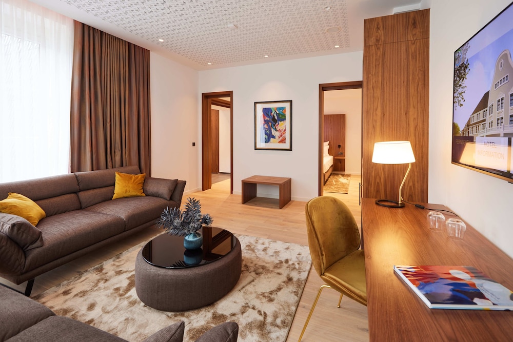 Kasino Hotel 24/42