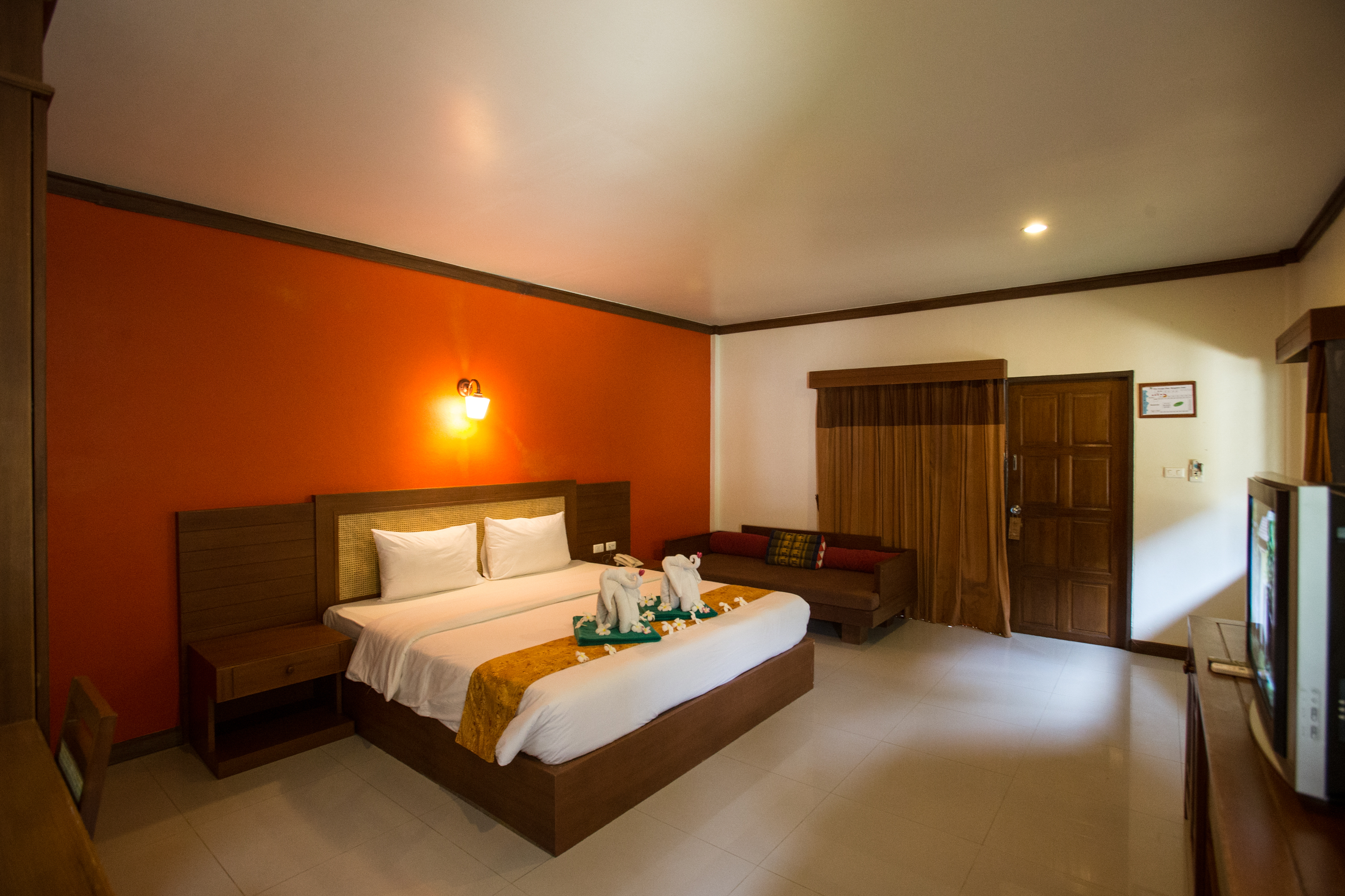 Hotel and Beach Bungalow at Lanta Resort 16/55