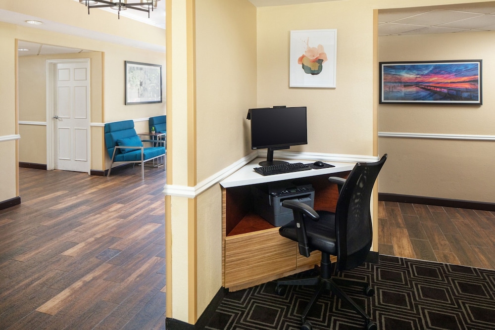 Towneplace Suites By Marriott Springfield 34/37