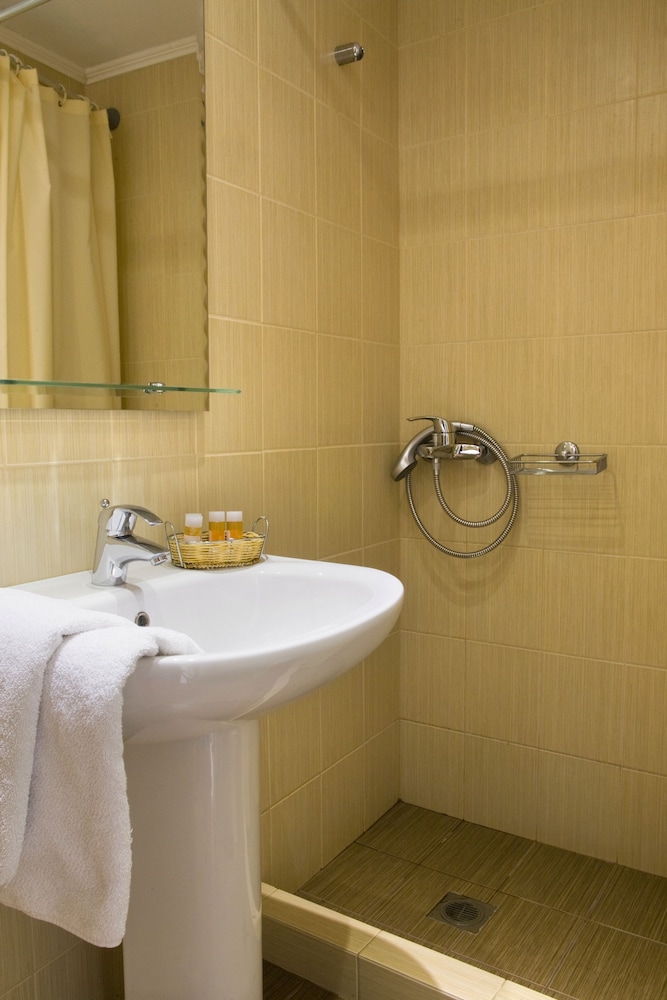 Arethusa Hotel 49/50