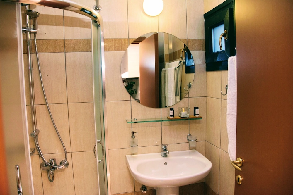 Hotel Ippolity Village 64/71
